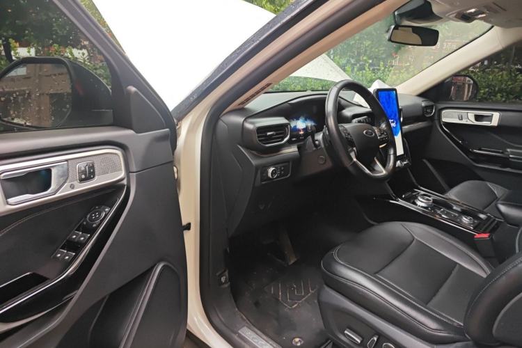 Used Ford Explorer 2020 EcoBoost 285 4x4 Titanium Edition 7-Seater Driver Seat