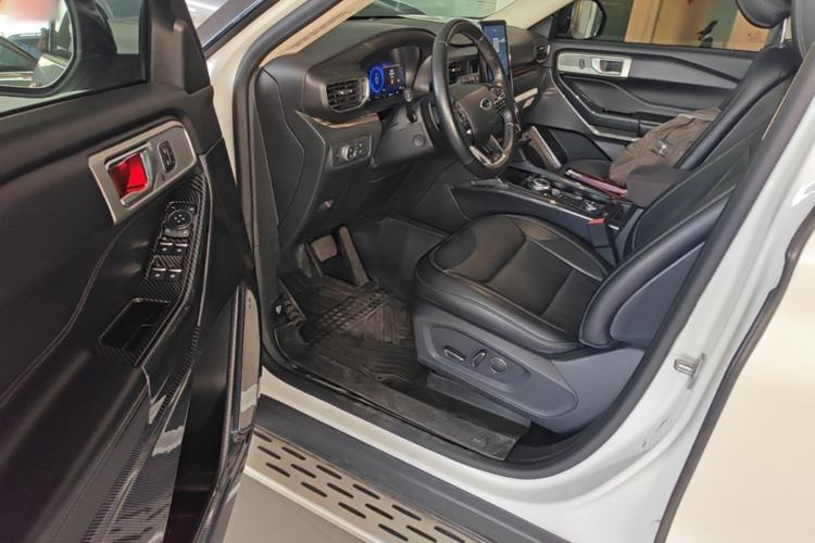 Used Ford Explorer 2020 EcoBoost 285 4x4 Titanium Edition 7-Seater Driver Seat