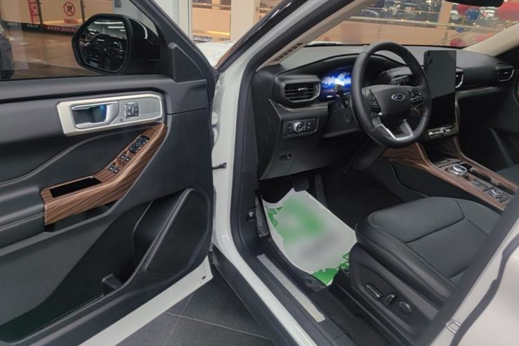 Used Ford Explorer 2020 EcoBoost 285 4x4 Titanium Edition 7-Seater Driver Seat