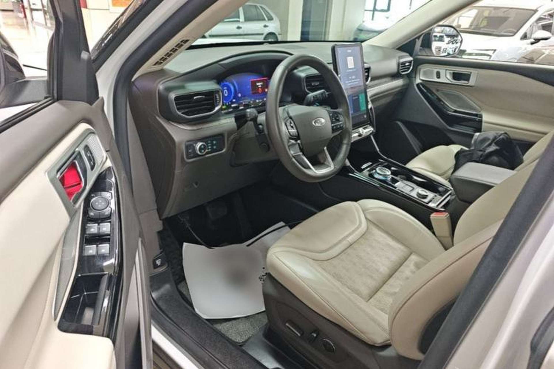 Used Ford Explorer 2020 EcoBoost 285 4x4 Platinum Edition 6 Seats Driver Seat