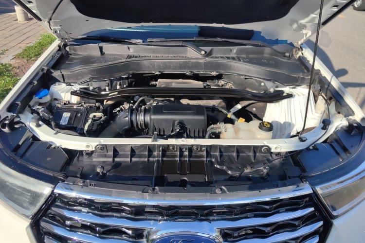 Used Ford Explorer 2020 EcoBoost 285 Rear-Drive Trend Edition 6 Seats Engine Bay
