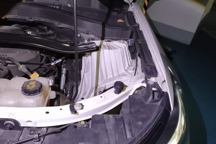Used Ford Explorer 2020 EcoBoost 285 4x4 Titanium Edition 7-Seater Engine Bay Left