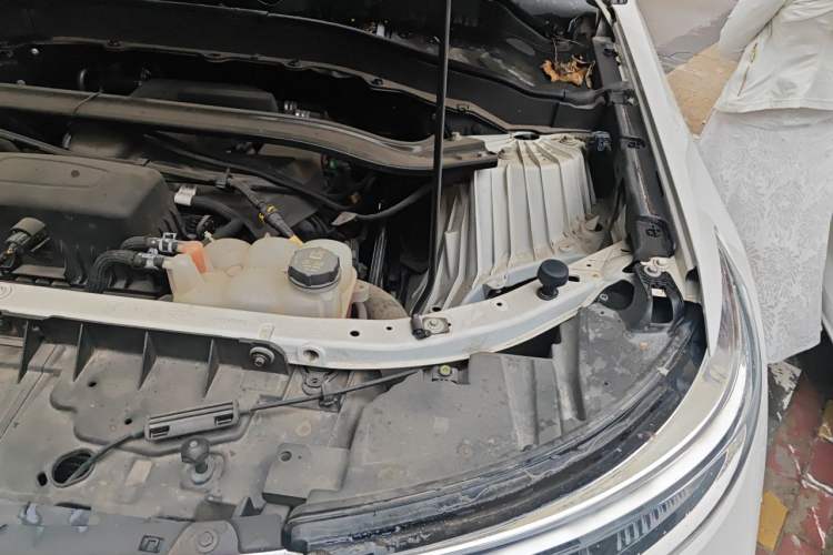 Used Ford Explorer 2020 EcoBoost 285 4x4 Titanium Edition 7-Seater Engine Bay Left