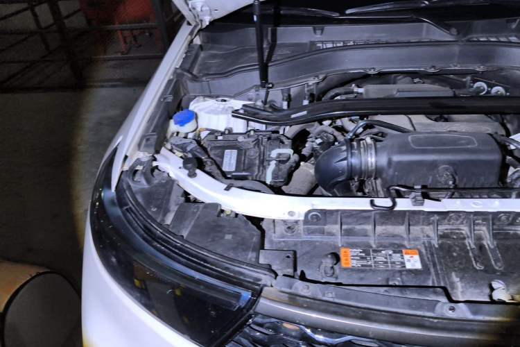 Used Ford Explorer 2020 EcoBoost 285 4x4 Sport Edition ST-LINE 6-Seater Engine Bay Right