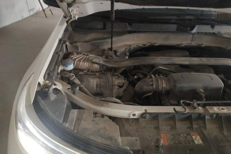 Used Ford Explorer 2020 EcoBoost 285 4x4 Titanium Edition 7-Seater Engine Bay Right
