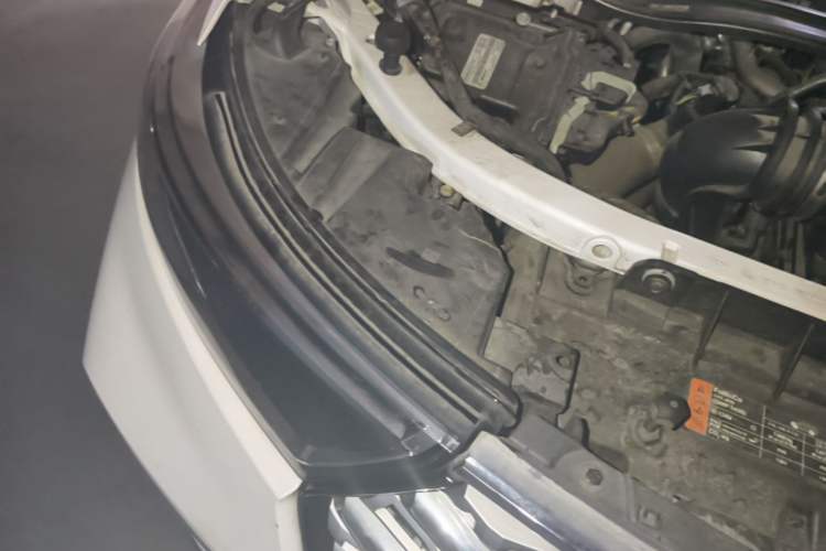 Used Ford Explorer 2020 EcoBoost 285 4x4 Titanium Edition 7-Seater Engine Bay Right