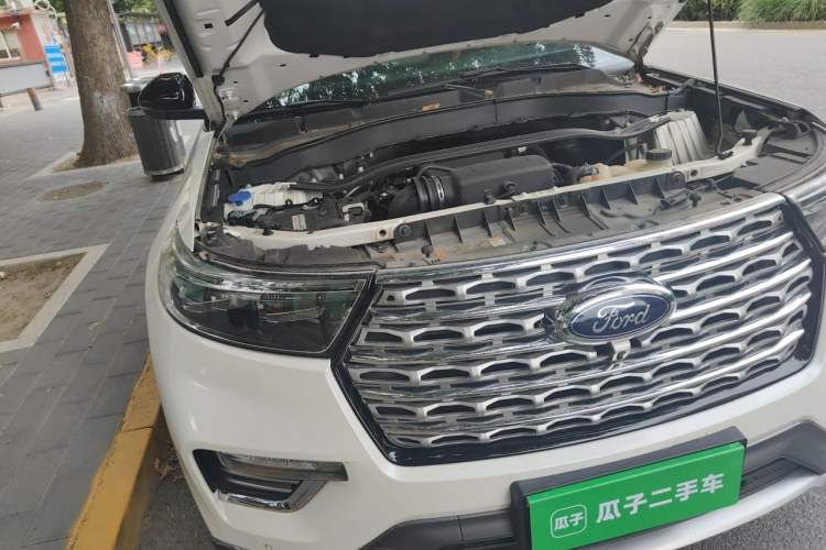 Used Ford Explorer 2020 EcoBoost 285 4x4 Titanium Edition 7-Seater Engine Bay Right