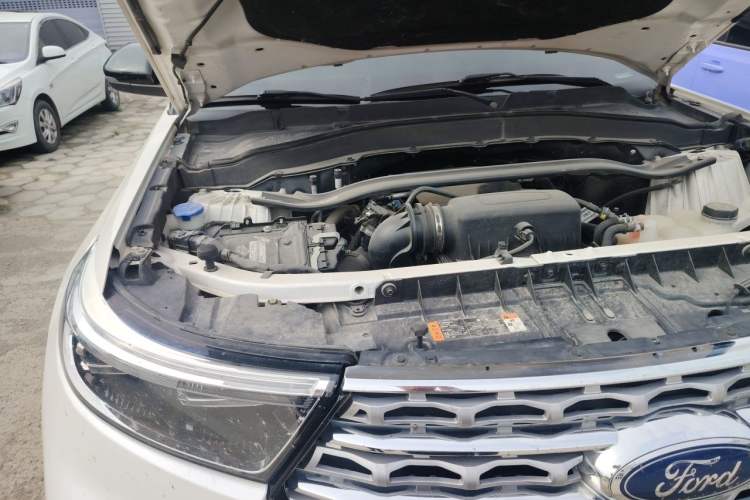 Used Ford Explorer 2020 EcoBoost 285 4x4 Titanium Edition 7-Seater Engine Bay Right