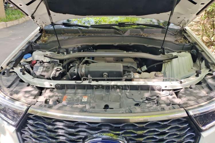 Used Ford Explorer 2020 EcoBoost 285 4x4 Titanium Edition 6 Seats Engine Bay