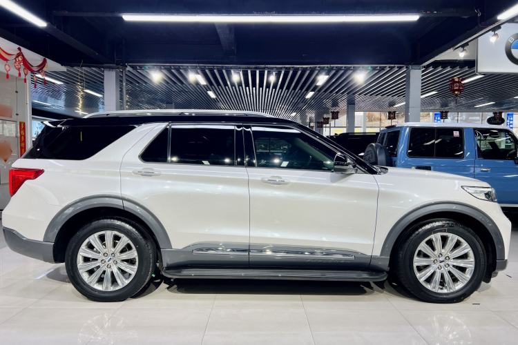 Used Ford Explorer 2020 EcoBoost 285 4x4 Titanium Edition 7-Seater Exterior 4