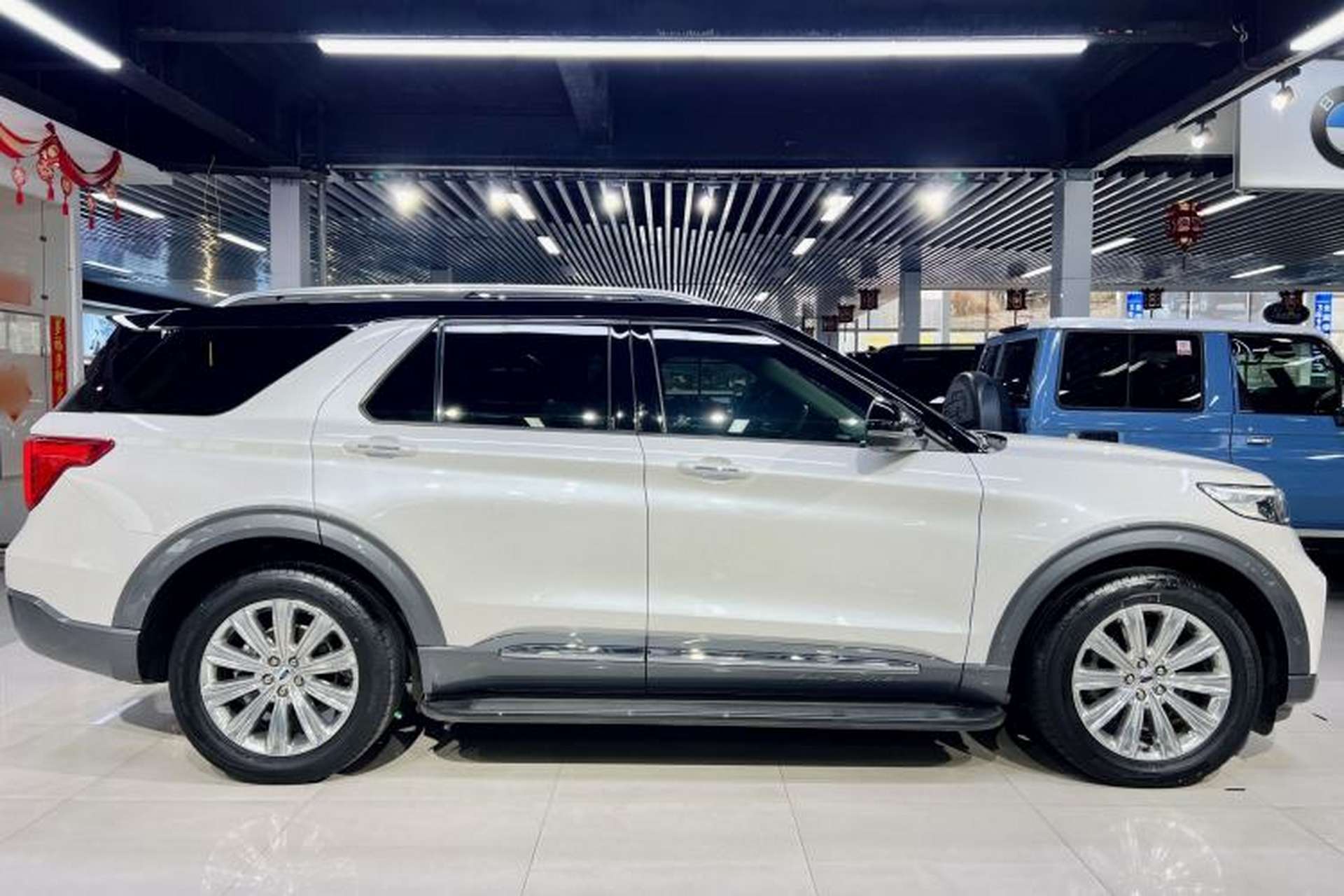 Used Ford Explorer 2020 EcoBoost 285 4x4 Titanium Edition 7-Seater Exterior 4