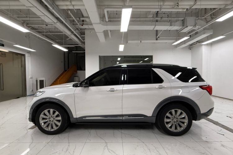 Used Ford Explorer 2020 EcoBoost 285 4x4 Titanium Edition 7-Seater Exterior 4