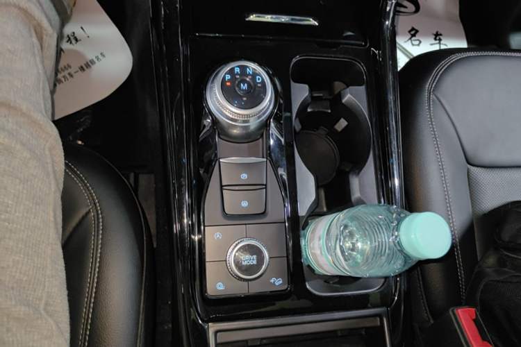 Used Ford Explorer 2020 EcoBoost 285 4x4 Trend Edition 7-Seater Gear Lever