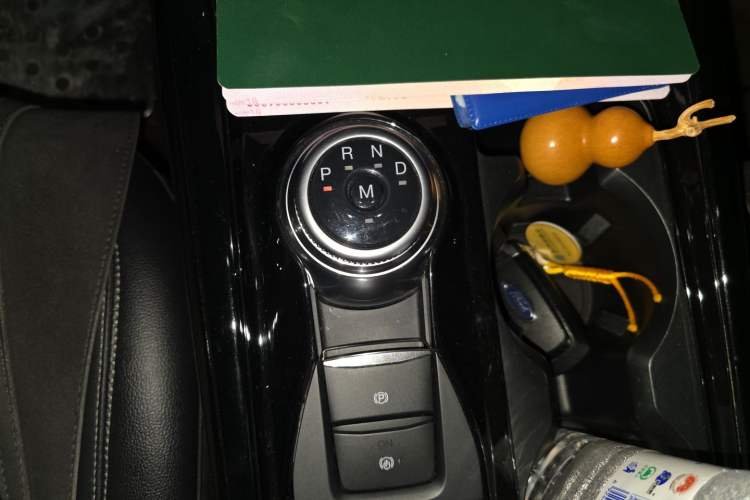 Used Ford Explorer 2020 EcoBoost 285 Four-Wheel Drive Trend Edition 6 Seats Gear Lever