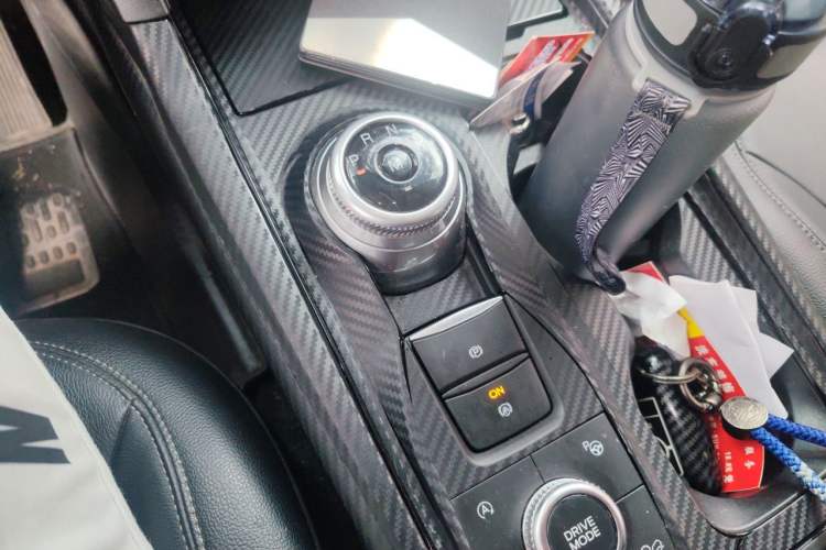 Used Ford Explorer 2020 EcoBoost 285 4x4 Titanium Edition 6 Seats Gear Lever