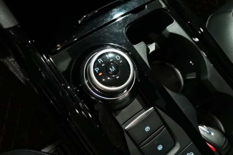 Used Ford Explorer 2020 EcoBoost 285 4x4 Titanium Edition 7-Seater Gear Lever