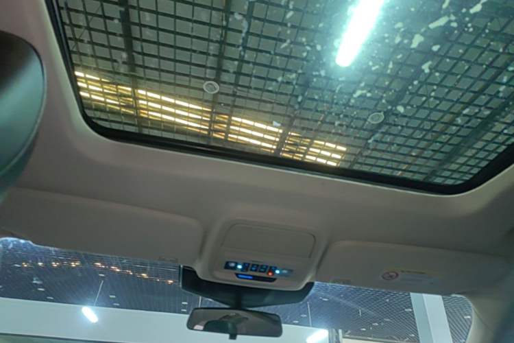 Used Ford Explorer 2020 EcoBoost 285 Rear-Drive Trend Edition 6 Seats Headliner