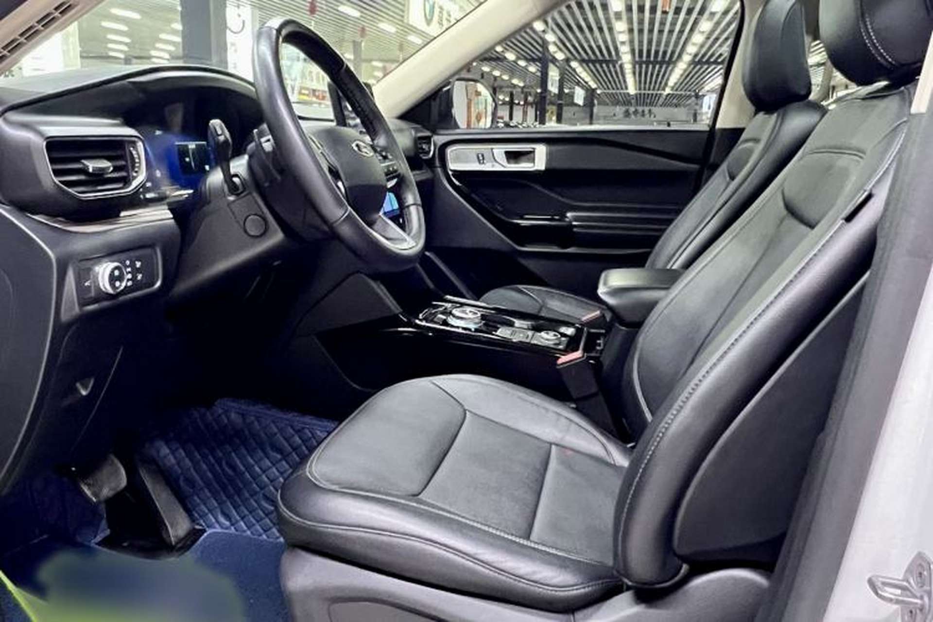 Used Ford Explorer 2020 EcoBoost 285 4x4 Titanium Edition 7-Seater Interior 1