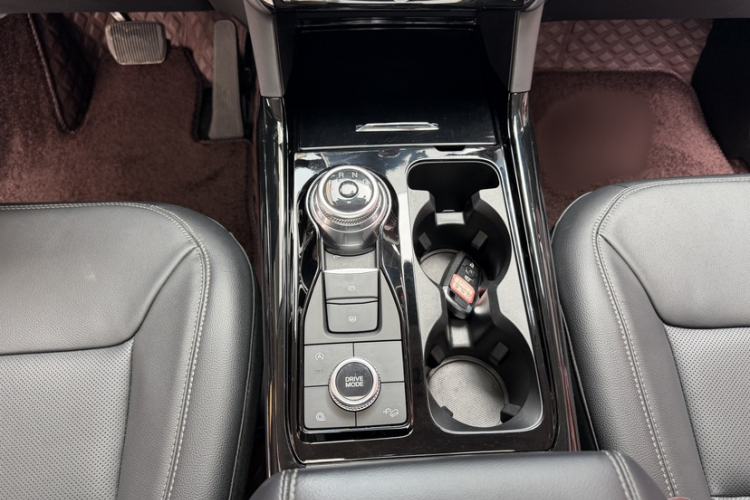 Used Ford Explorer 2020 EcoBoost 285 Four-Wheel Drive Trend Edition 6 Seats Interior 11