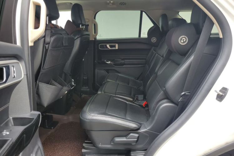 Used Ford Explorer 2020 EcoBoost 285 4x4 Trend Edition 7-Seater Interior 2