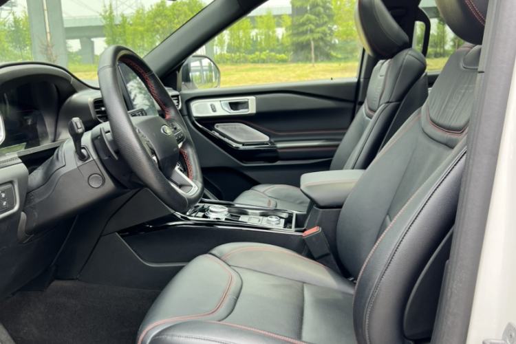 Used Ford Explorer 2020 EcoBoost 285 Four-Wheel Drive Sport Edition ST-LINE 7-Seater Interior 2