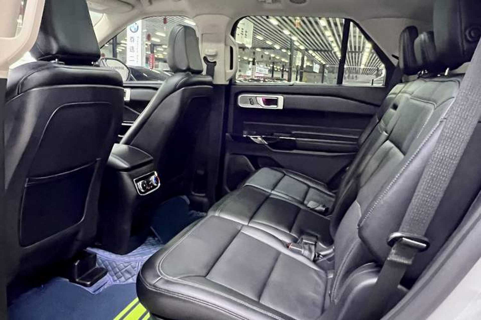 Used Ford Explorer 2020 EcoBoost 285 4x4 Titanium Edition 7-Seater Interior 3