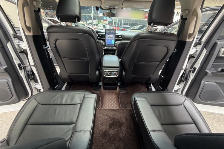 Used Ford Explorer 2020 EcoBoost 285 Four-Wheel Drive Trend Edition 6 Seats Interior 3