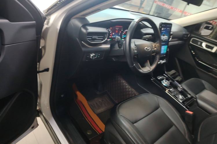 Used Ford Explorer 2020 EcoBoost 285 4x4 Trend Edition 7-Seater Interior 3