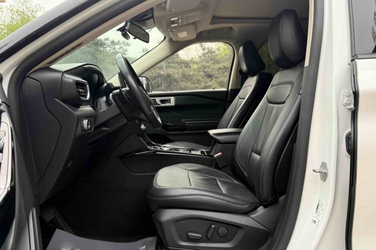Used Ford Explorer 2020 EcoBoost 285 Rear-Drive Trend Edition 7-Seater Interior 3