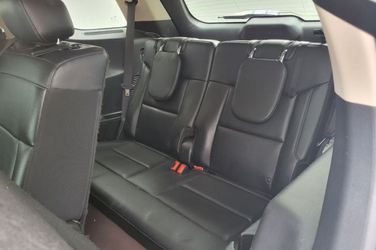 Used Ford Explorer 2020 EcoBoost 285 4x4 Trend Edition 7-Seater Interior 3