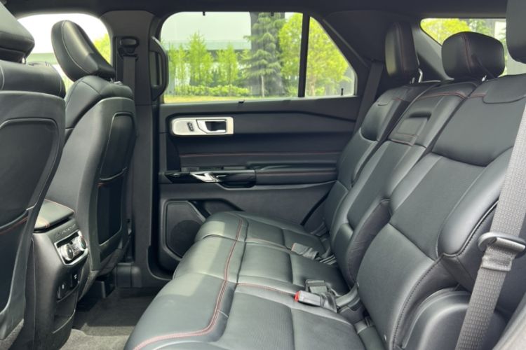 Used Ford Explorer 2020 EcoBoost 285 Four-Wheel Drive Sport Edition ST-LINE 7-Seater Interior 3