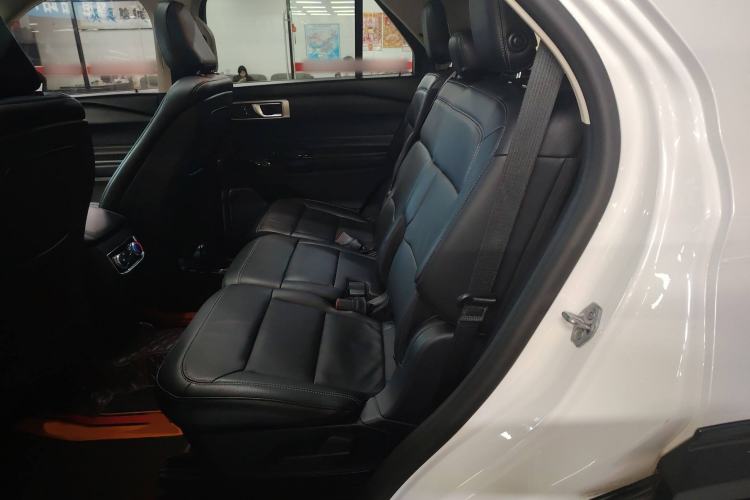 Used Ford Explorer 2020 EcoBoost 285 4x4 Trend Edition 7-Seater Interior 4