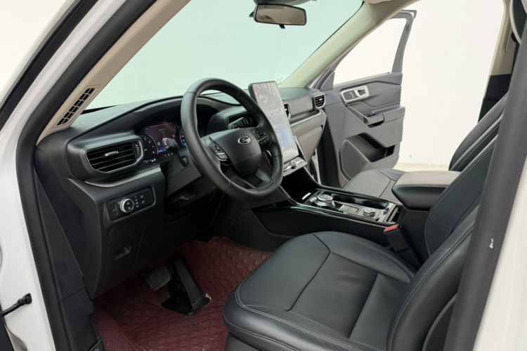 Used Ford Explorer 2020 EcoBoost 285 4x4 Trend Edition 7-Seater Interior 5