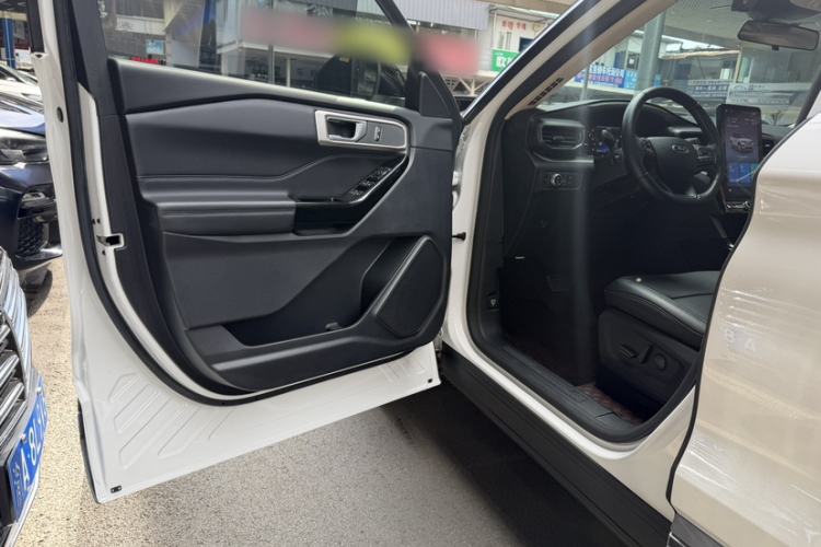 Used Ford Explorer 2020 EcoBoost 285 Four-Wheel Drive Trend Edition 6 Seats Interior 5