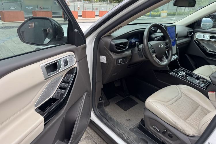 Used Ford Explorer 2020 EcoBoost 285 4x4 Platinum Edition 6 Seats Interior 7