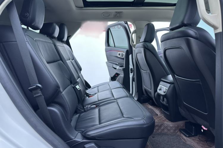 Used Ford Explorer 2020 EcoBoost 285 4x4 Trend Edition 7-Seater Interior 8