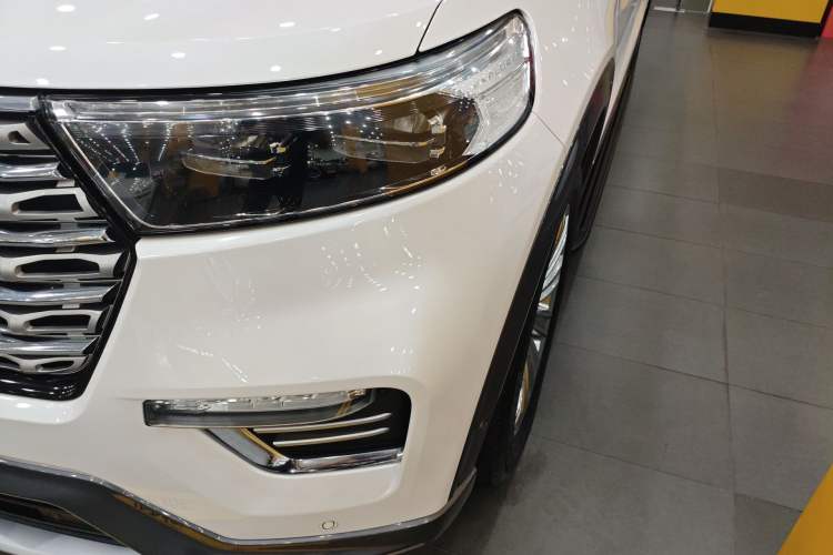 Used Ford Explorer 2020 EcoBoost 285 4x4 Titanium Edition 6 Seats Left Front Headlight