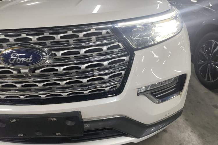 Used Ford Explorer 2020 EcoBoost 285 4x4 Titanium Edition 7-Seater Left Front Headlight