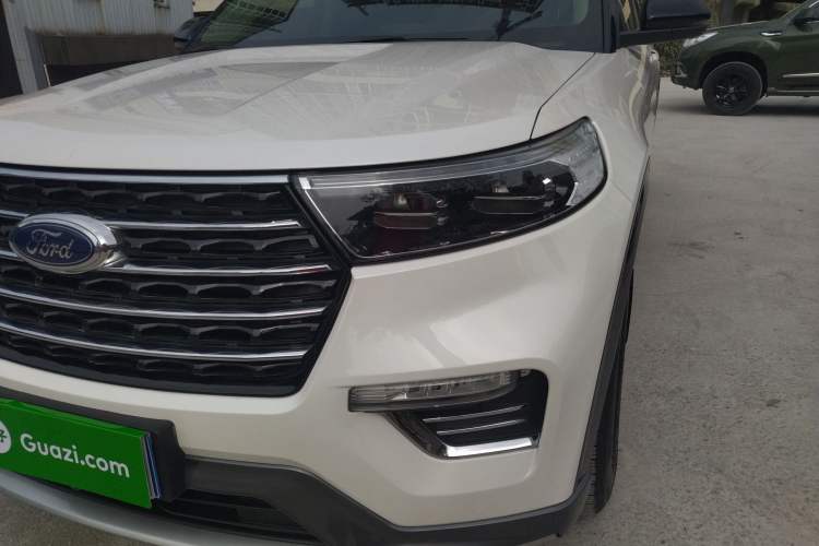 Used Ford Explorer 2020 EcoBoost 285 Rear-Drive Trend Edition 6 Seats Left Front Headlight