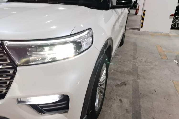 Used Ford Explorer 2020 EcoBoost 285 4x4 Titanium Edition 7-Seater Left Front Headlight