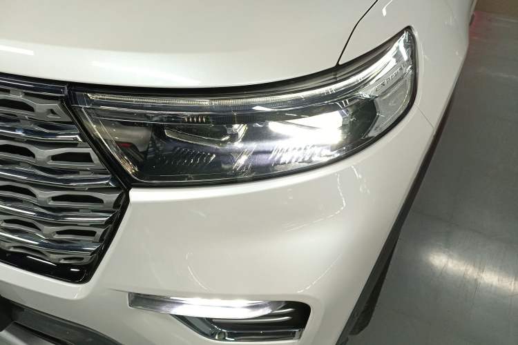 Used Ford Explorer 2020 EcoBoost 285 4x4 Titanium Edition 6 Seats Left Front Headlight