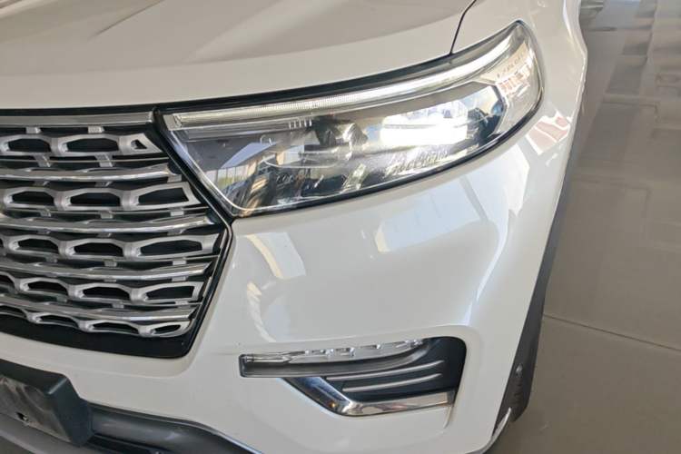 Used Ford Explorer 2020 EcoBoost 285 4x4 Titanium Edition 7-Seater Left Front Headlight
