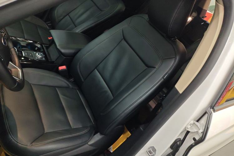 Used Ford Explorer 2020 EcoBoost 285 4x4 Titanium Edition 6 Seats Left Front Seat