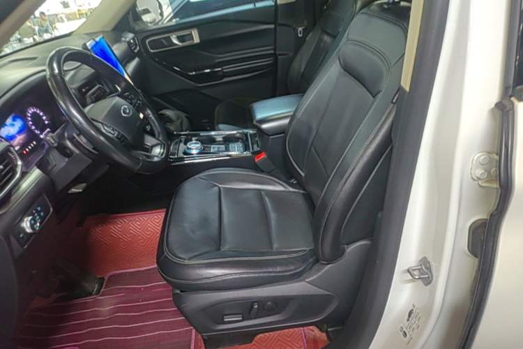 Used Ford Explorer 2020 EcoBoost 285 Rear-Drive Trend Edition 6 Seats Left Front Seat