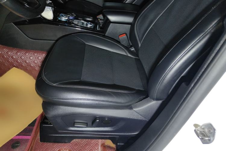 Used Ford Explorer 2020 EcoBoost 285 4x4 Trend Edition 7-Seater Left Front Seat