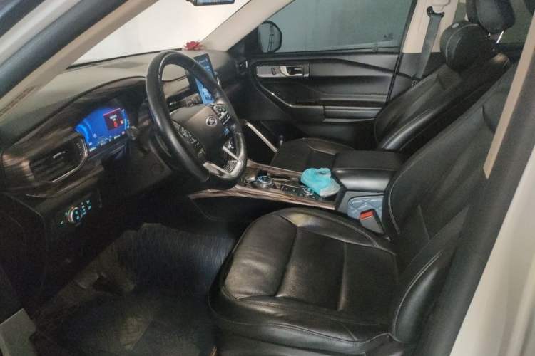 Used Ford Explorer 2020 EcoBoost 285 4x4 Titanium Edition 7-Seater Left Front Seat