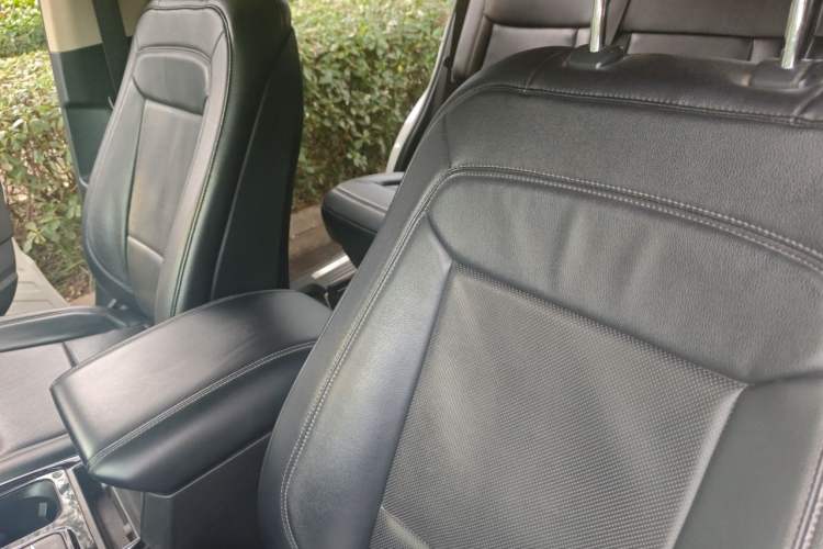 Used Ford Explorer 2020 EcoBoost 285 Rear-Drive Trend Edition 7-Seater Left Front Seat