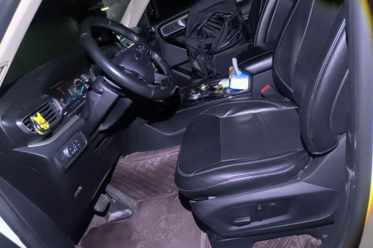 Used Ford Explorer 2020 EcoBoost 285 Four-Wheel Drive Trend Edition 6 Seats Left Front Seat