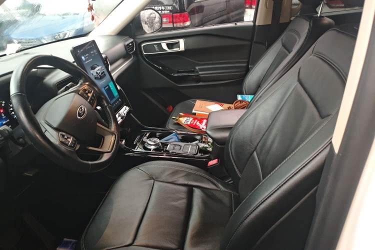 Used Ford Explorer 2020 EcoBoost 285 Rear-Drive Trend Edition 6 Seats Left Front Seat