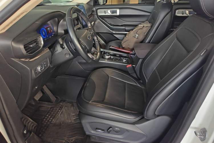 Used Ford Explorer 2020 EcoBoost 285 4x4 Titanium Edition 7-Seater Left Front Seat